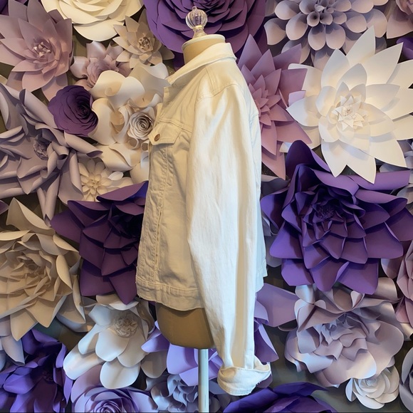 White Jean Jacket - Picture 4 of 5